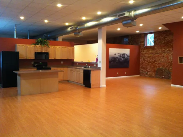 413 Locust St #C, Evansville, IN 47708