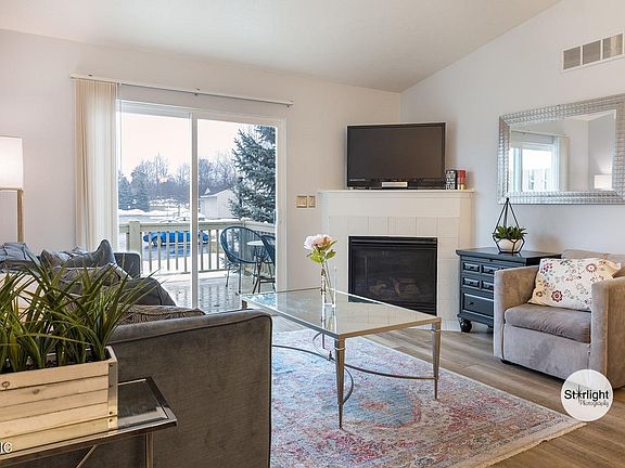 3rd image of 2626 Cascade Place Dr SE #23