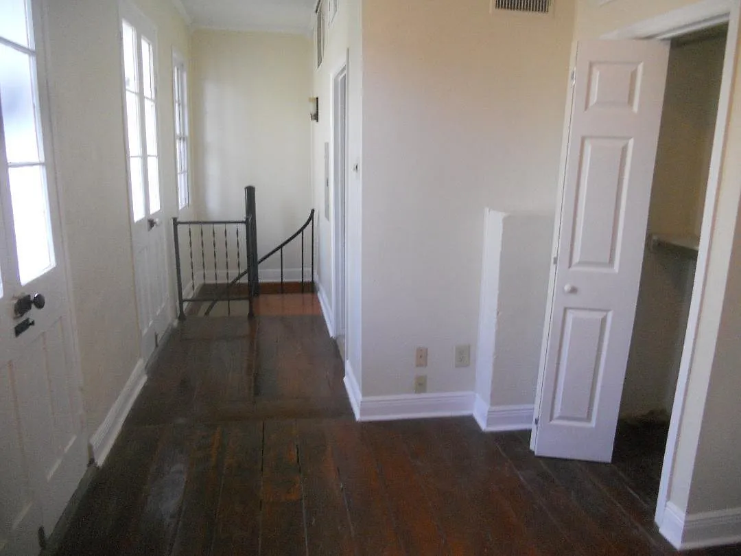 1 bed, $1,000 — Photo 4