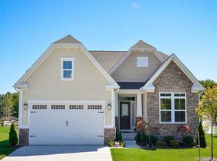 48 Sonnet Dr, Orchard Park, NY 14127