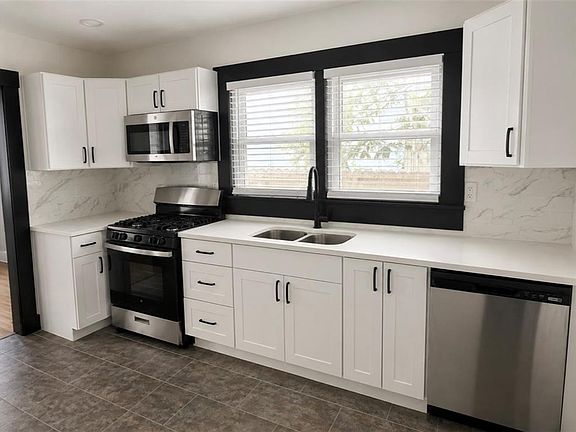 5th image of 1802 S Gordon St SW