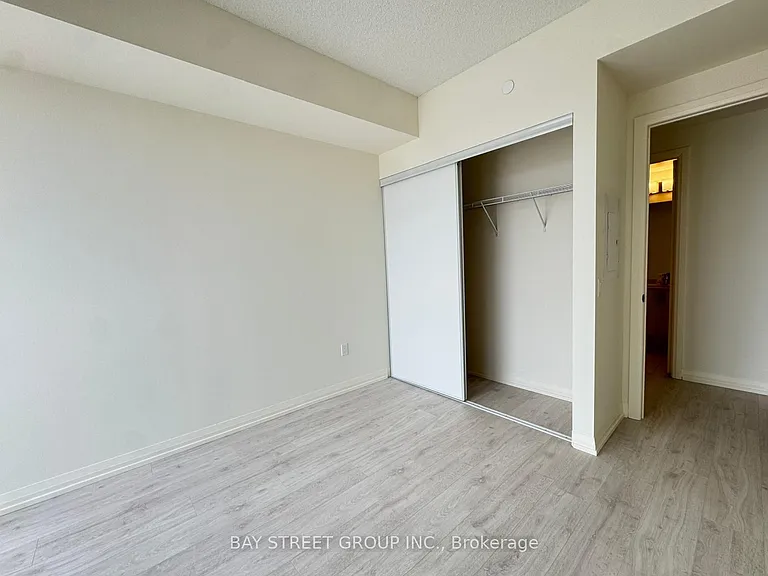 27 Korda Gate #1107 — Photo 14