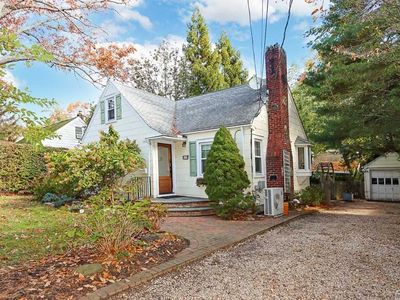 1 Cottage Ct, Huntington Station, NY, 11746