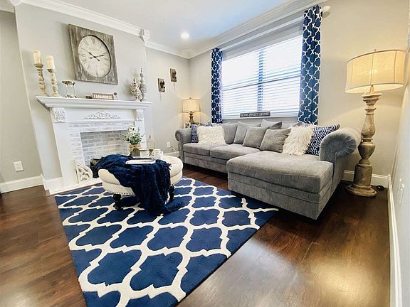 4th image of 1111 Lusk St