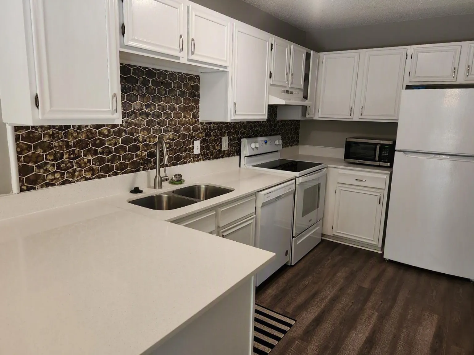 2 bed, 1322 sqft, $2,295 — Photo 4