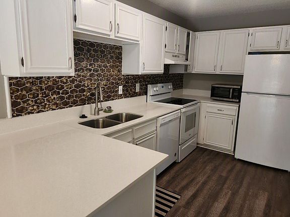 2nd image of 4444 Woodgate Ct