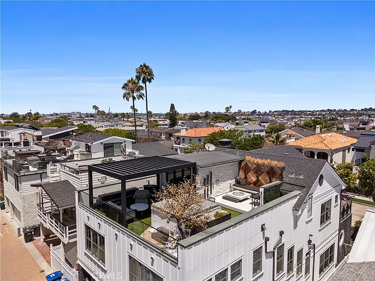 2037 E Ocean Blvd — Photo 61