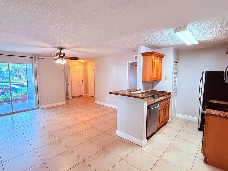712 Secret Harbor Ln #100 — Photo 6