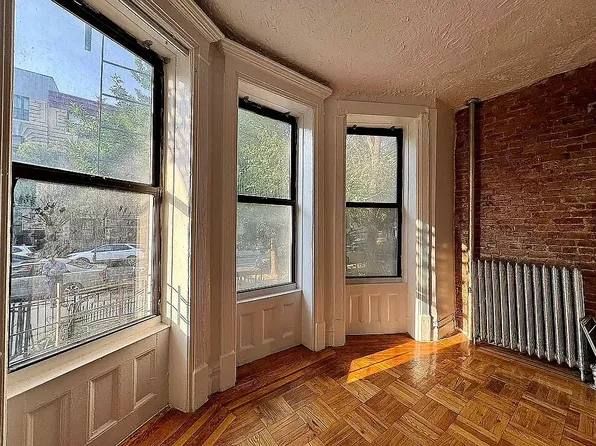 1046 Bergen St APT 2A, Brooklyn, NY 11216