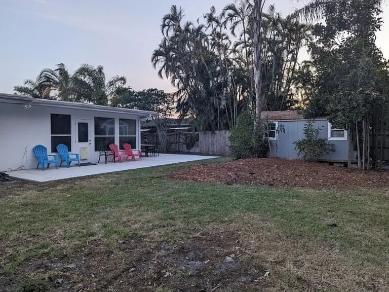 1625 Livingstone St — Photo 17