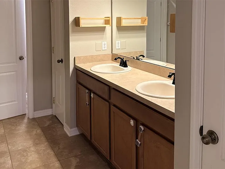 5573 Rutherford Pl — Photo 7