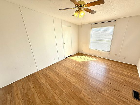 4th image of 3651 Meadow Vista Cir