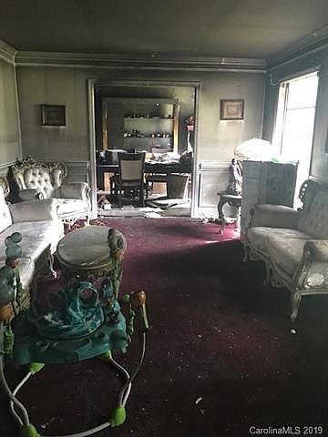 2nd image of 1001 Manchester Ln