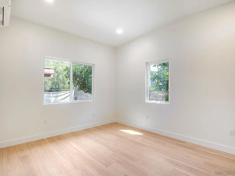 6942 Eberhart St — Photo 22