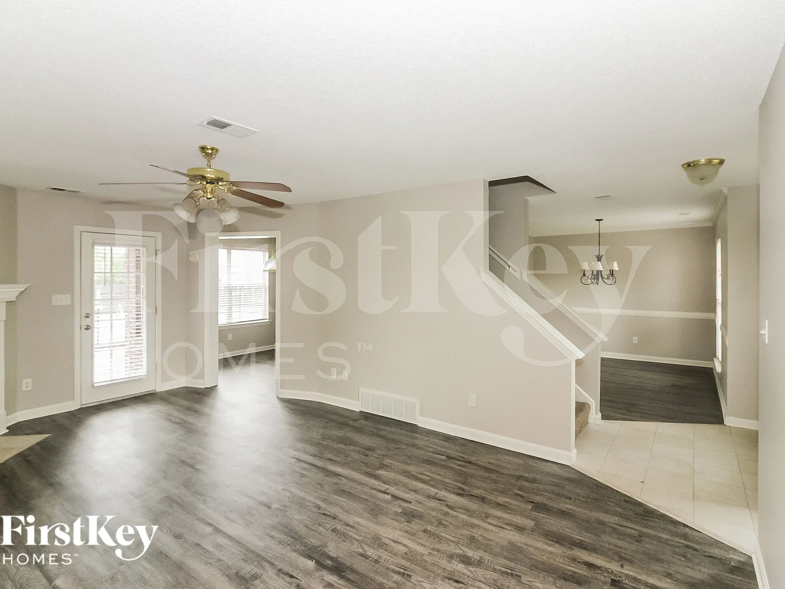 4 bed, 2.5 bath, 2057 sqft, $2,145 — Photo 3