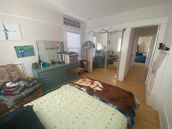 5th image of 284 Gaviota Ave