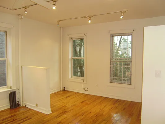 Rented by Mauro Bros Real Estate Services LLC | media 11