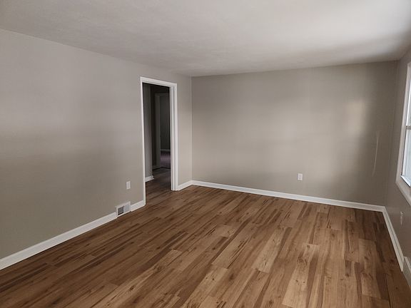 4th image of 311 Rebecca St