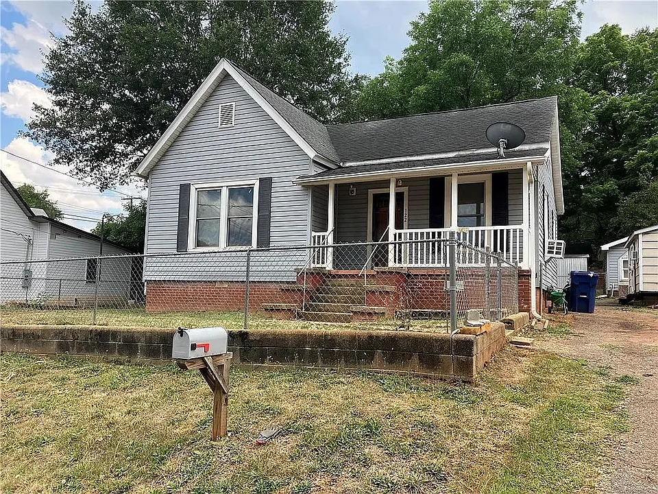 122 Bailey St