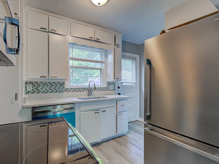 4610 Rookwood Ave — Photo 10