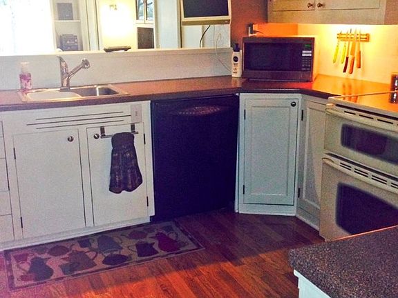 4th image of 3838 Riverview Dr