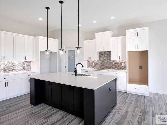 4th image of 517 Park Pl