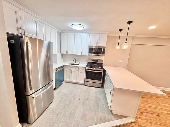 4th image of 1580 E 13th St #5W