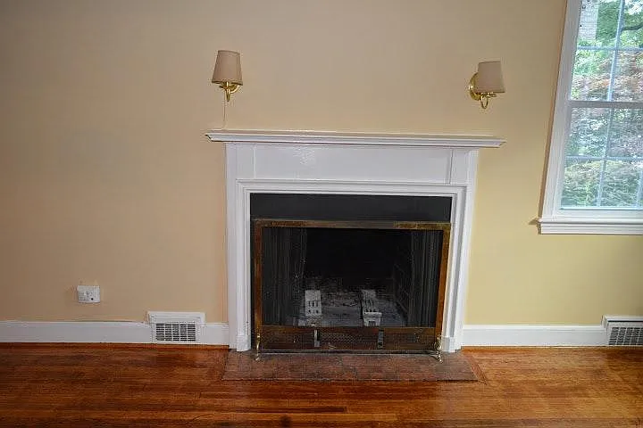 4635 River Rd — Photo 10
