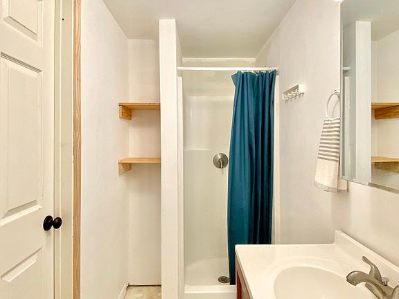 5th image of 142 Birchwood Dr #2