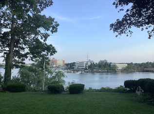 50 Conover Ln, Red Bank, NJ 07701