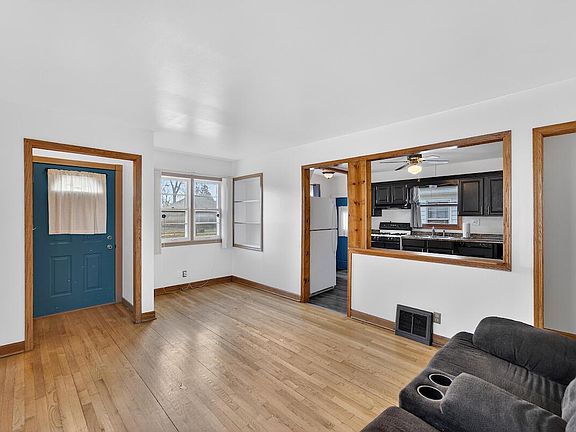 4th image of 1504 Russet STREET