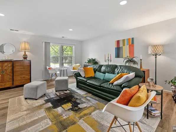 2257 Margaret Ct, Mahwah, NJ 07430