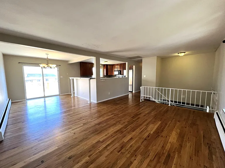 5858 Pierson St — Photo 3