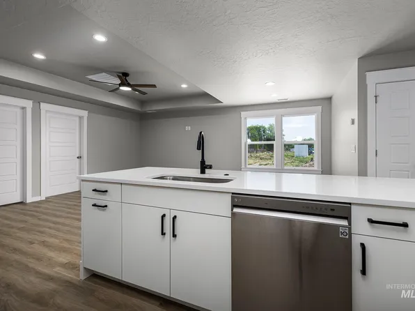 1249 Phillips Cir, Ontario, OR 97914