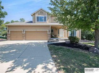 5119 N 161 Avenue Cir, Omaha, NE 68116