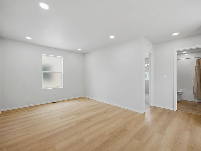 5230 Rendezvous Pkwy — Photo 30