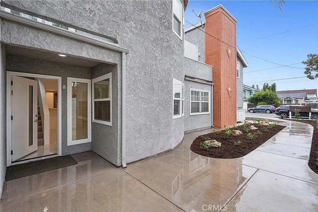 3 bed, 2.5 bath, 1770 sqft, $6,750 — Photo 1