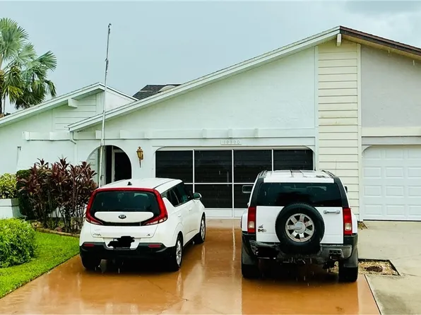 19990 Lake Vista Cir, Lehigh Acres, FL 33936