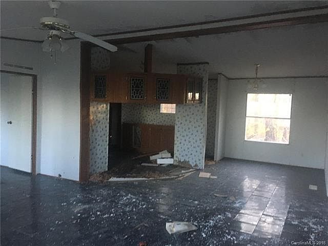 2nd image of 560 Daytona Ln