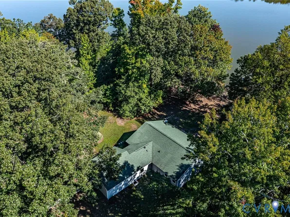 684 Buckner Creek Rd, Montross, VA 22520