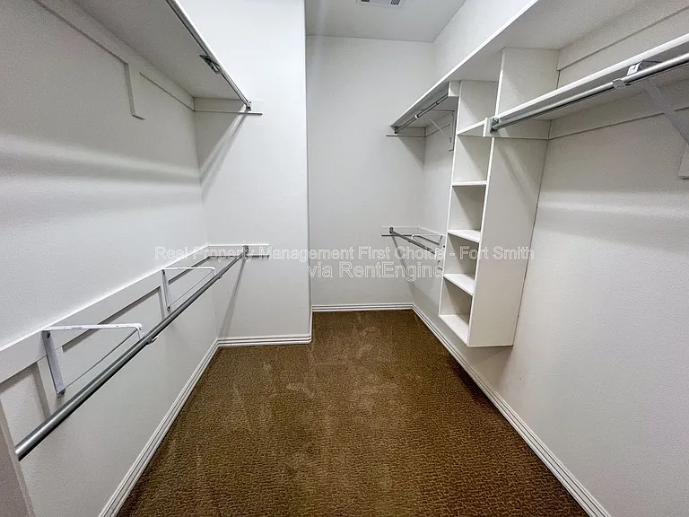 6715 Maribette Rd — Photo 8