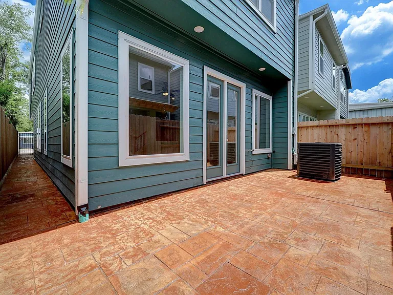 945 Wakefield Dr — Photo 24