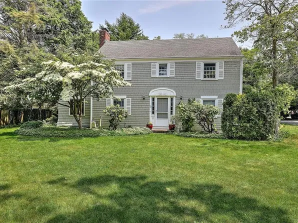 30 Anchorage Way, Barrington, RI 02806