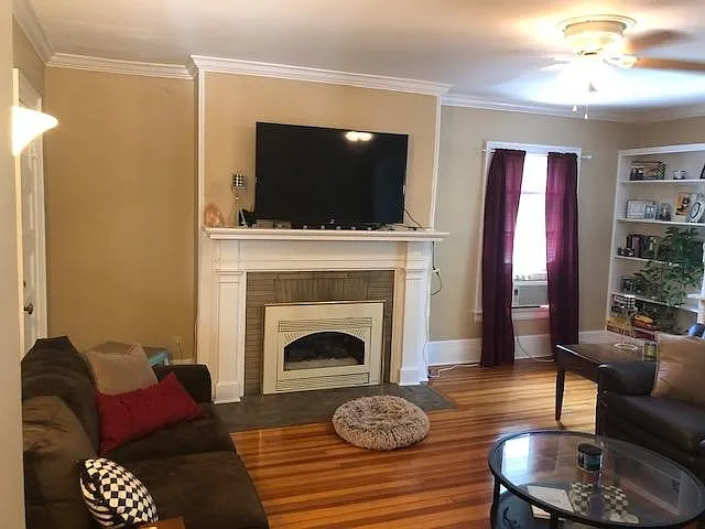 76 Barrington St — Photo 4