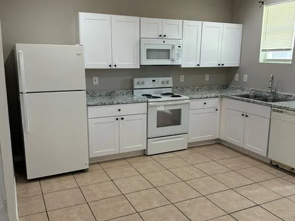 124 Pine Ln, Lehigh Acres, FL 33971