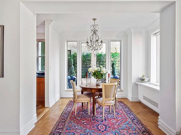 3rd image of 150 Central Park S #1606
