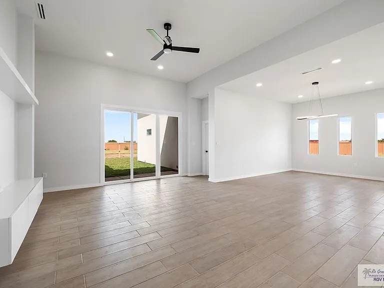 6217 Mackenna Dr — Photo 4