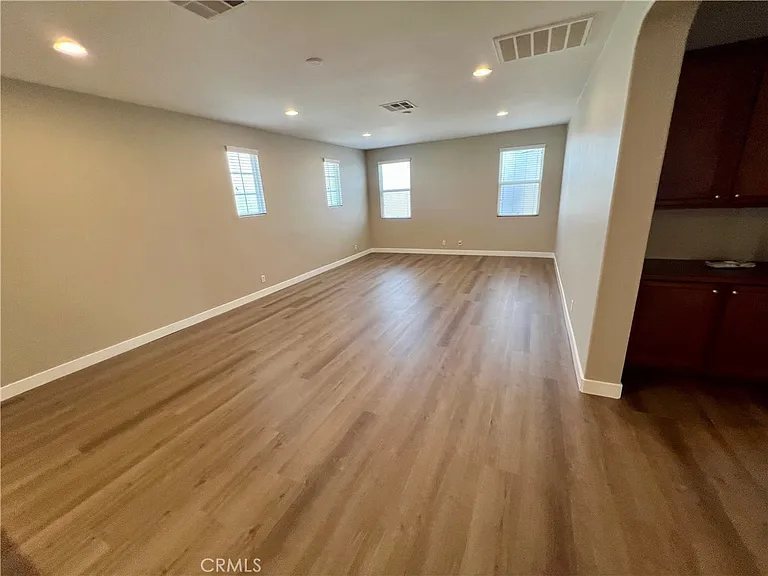6686 Sand Dunes St — Photo 40