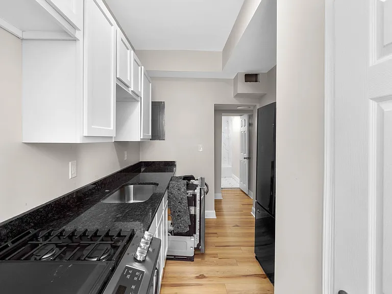 4111 Liberty Heights Ave #4 — Photo 9