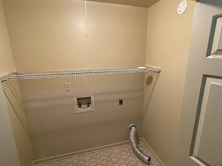 406 Club Dr — Photo 11